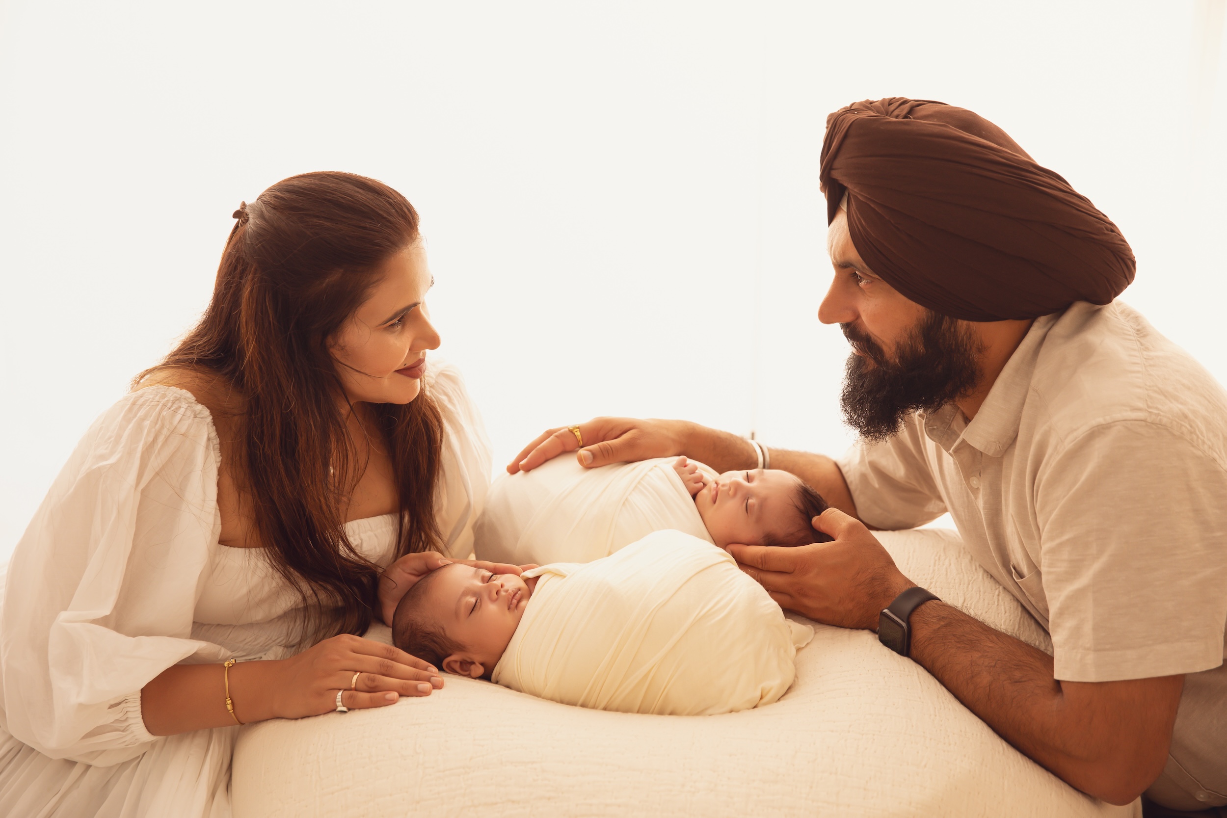 Lifestyle newborn photography studio